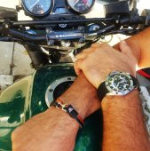 Bratara Wild Bracelets din piele naturala, lucrata 100% manual cu ancora argintie, maro cu negru